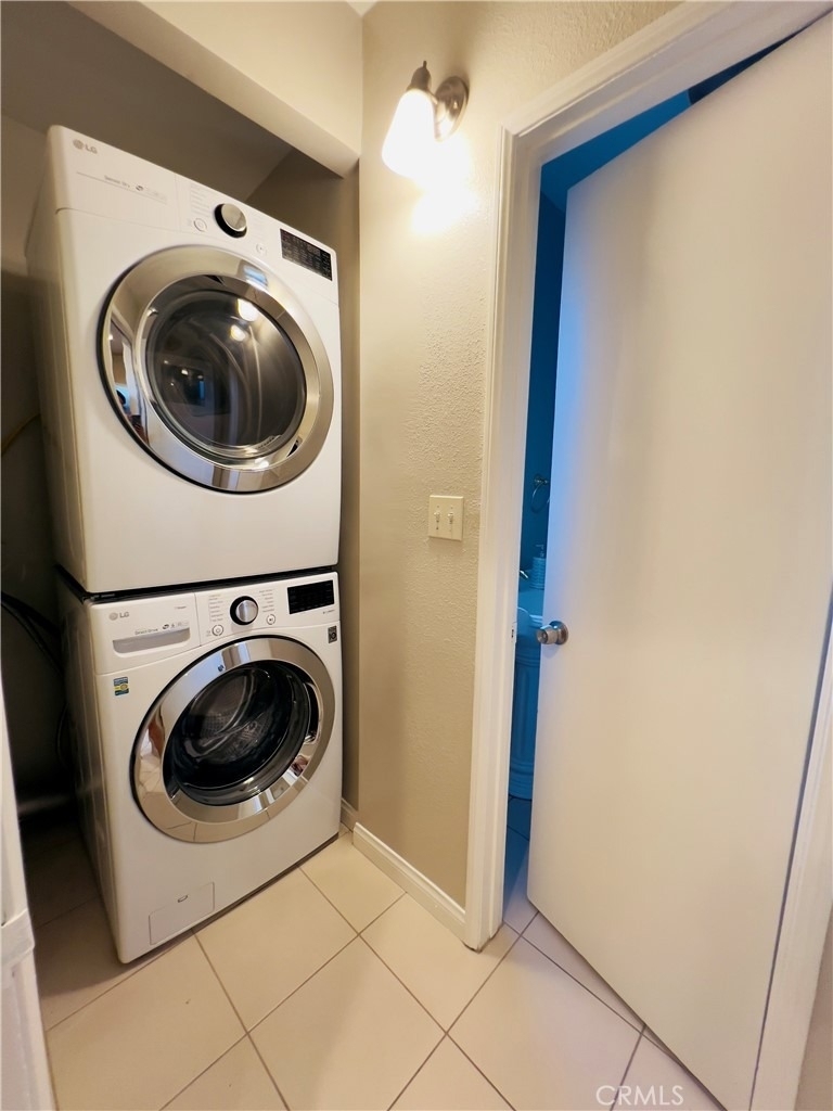 656 W 117th - Photo 17