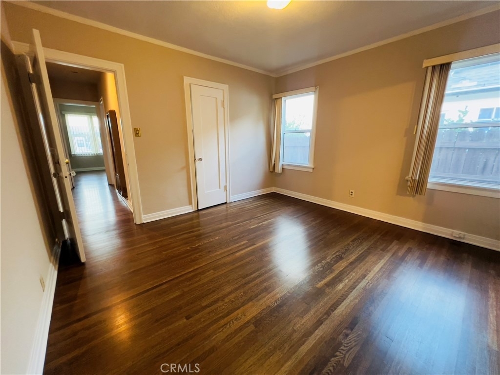 656 W 117th - Photo 8