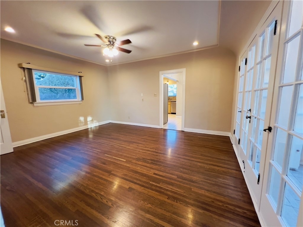 656 W 117th - Photo 15