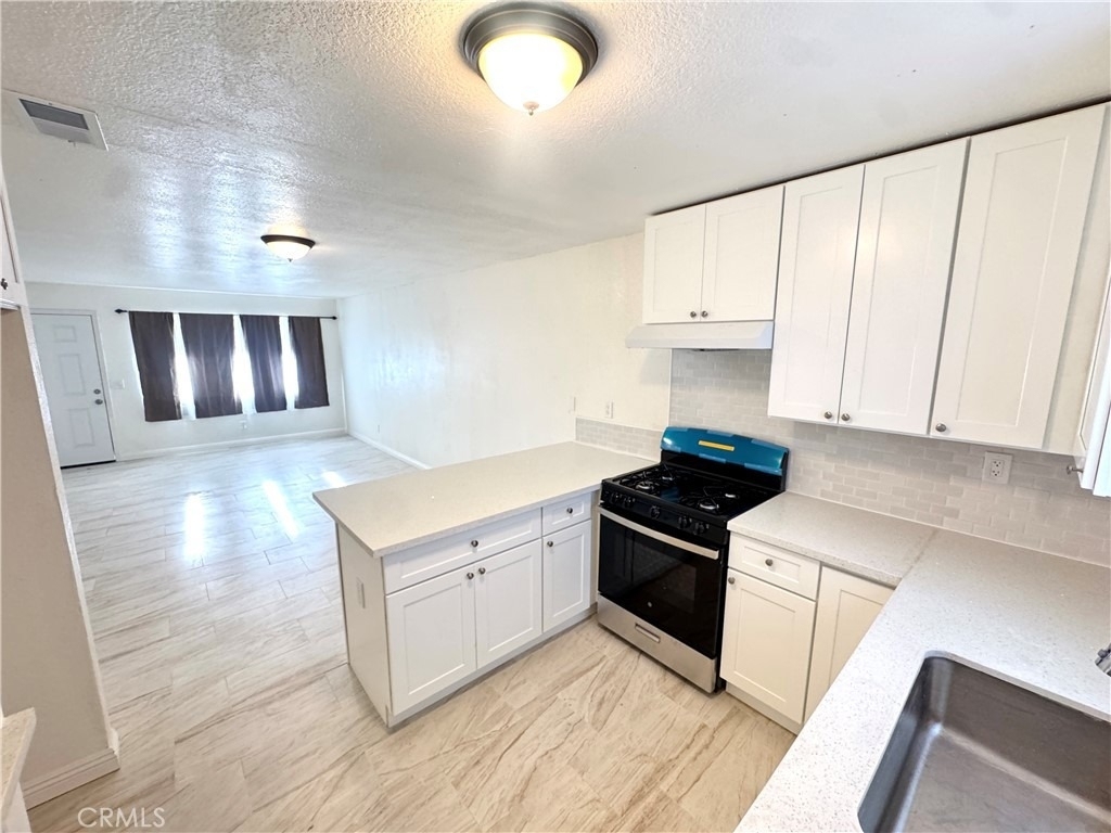 16214 Juniper Street - Photo 0