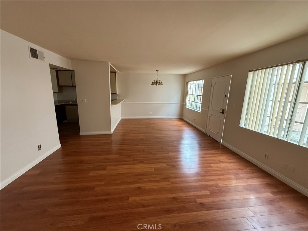 14758 Magnolia Blvd - Photo 4