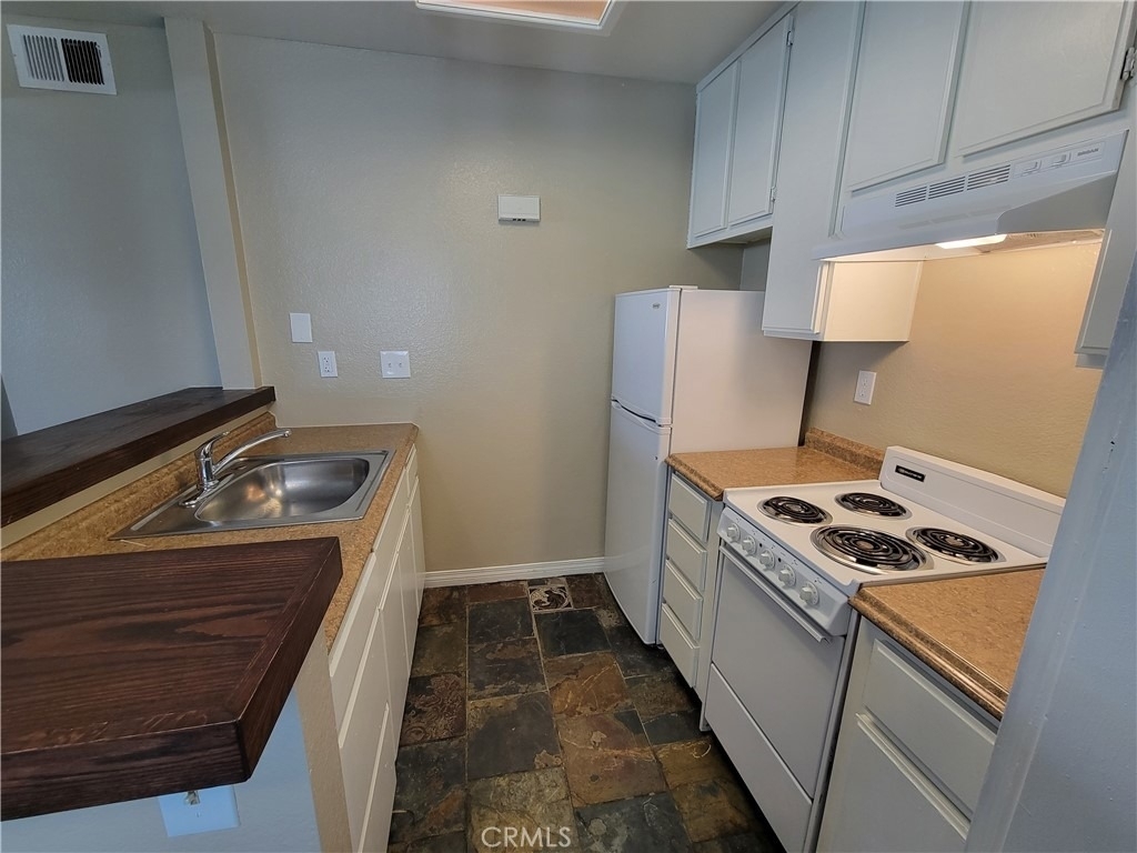 3640 Oak Creek Drive - Photo 5