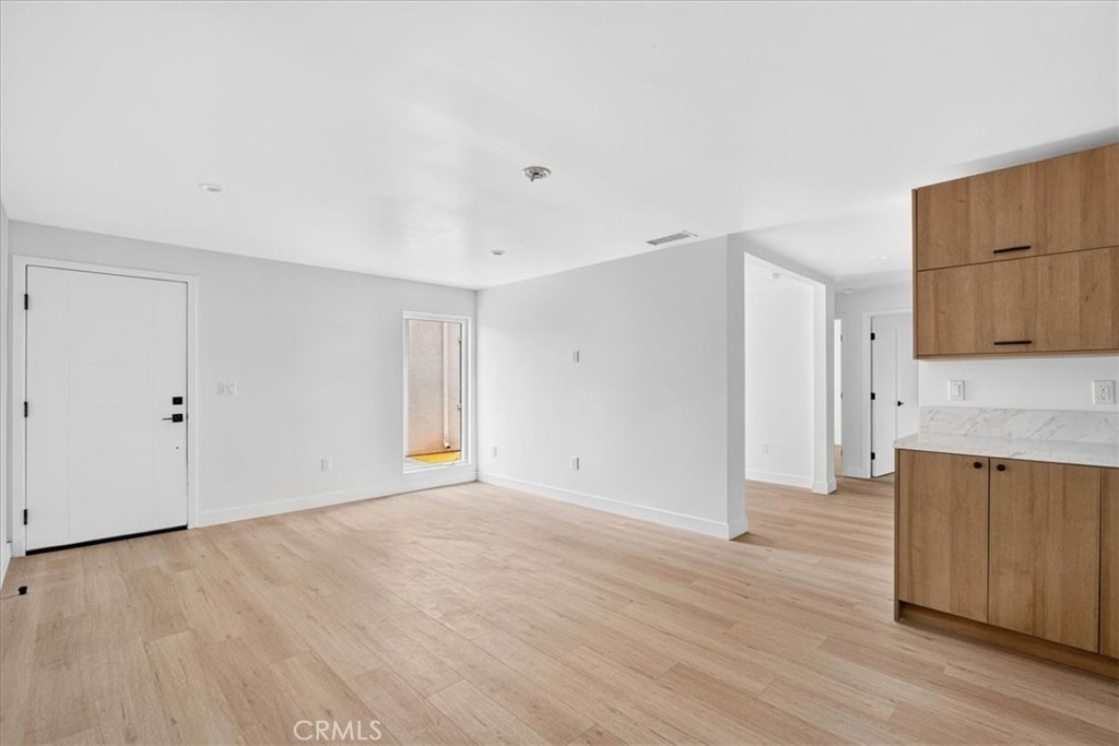 270 11th - Photo 3