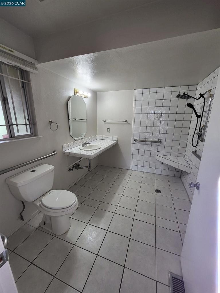 5215 Bayview Ave - Photo 9