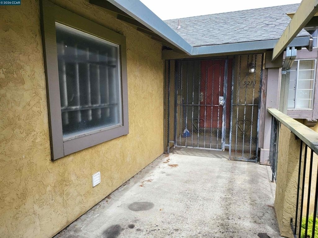 5215 Bayview Ave - Photo 2