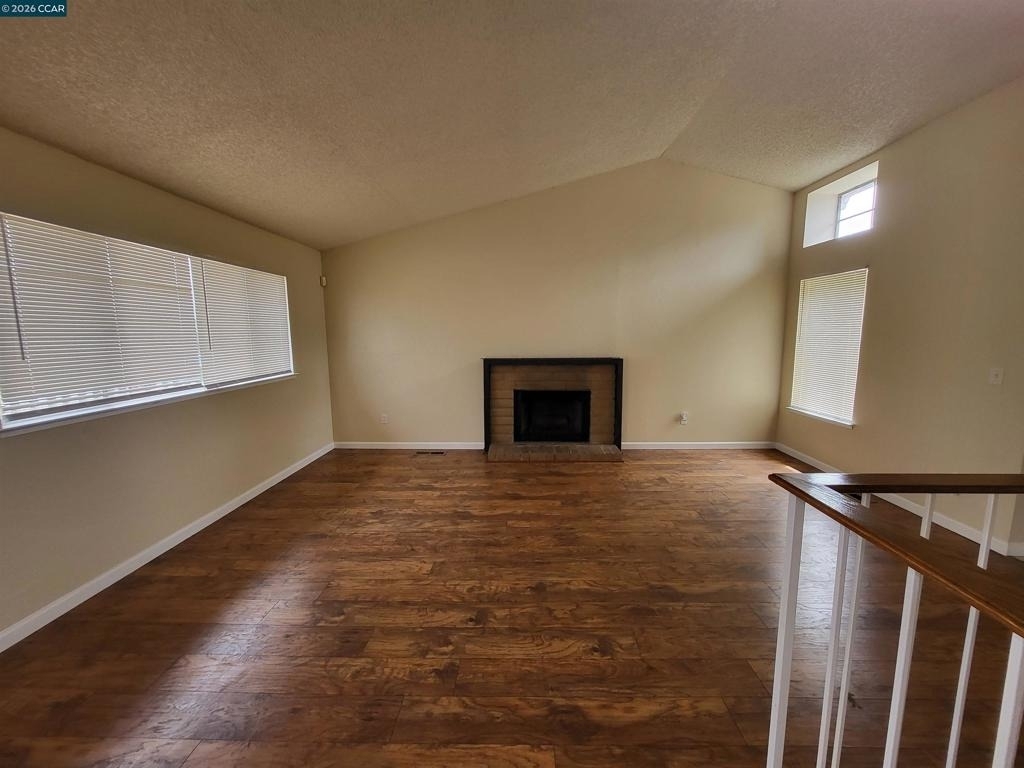 5215 Bayview Ave - Photo 4