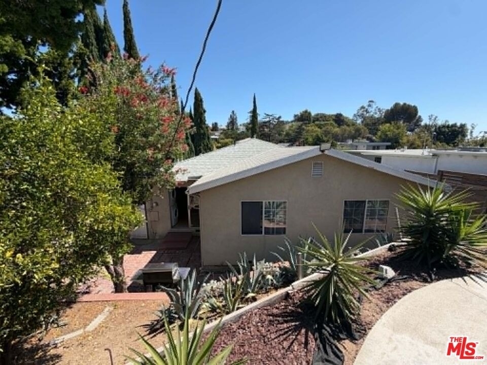 3283 Kelton Avenue - Photo 37