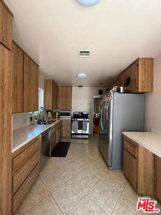 3283 Kelton Avenue - Photo 14