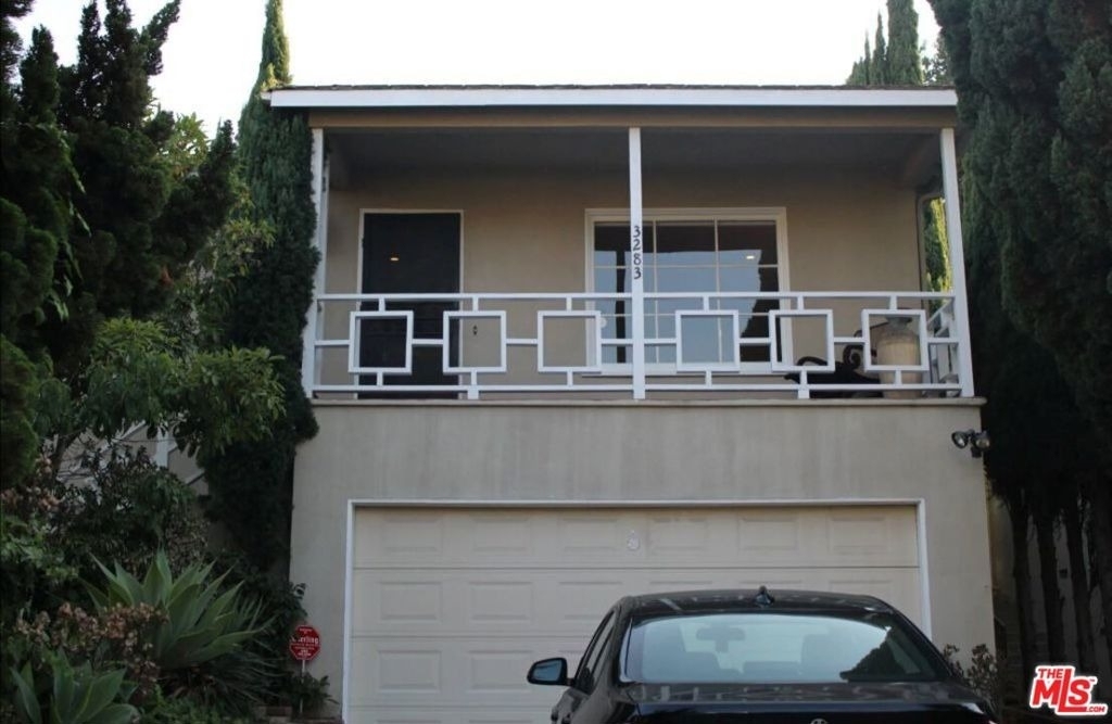 3283 Kelton Avenue - Photo 2