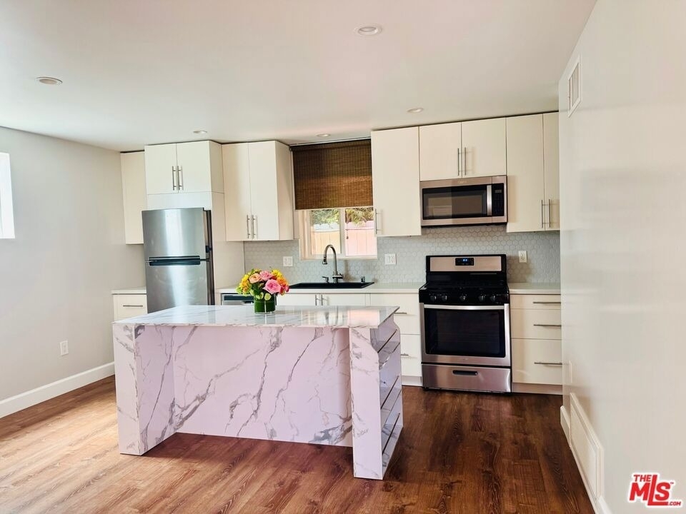 2325 Selby Avenue - Photo 0