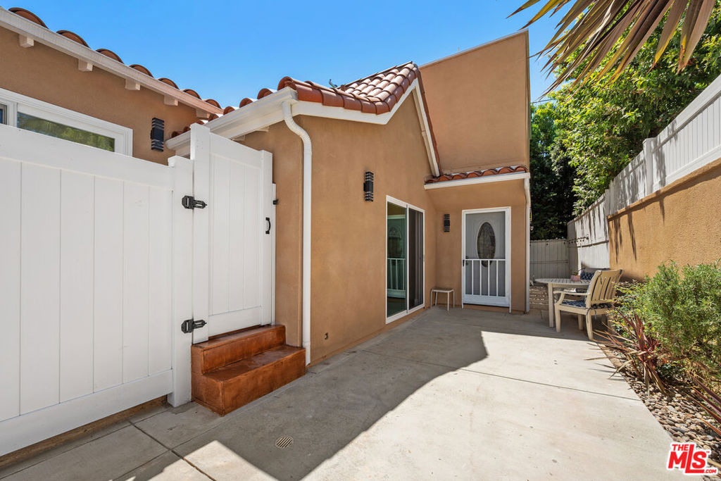 2325 Selby Avenue - Photo 16
