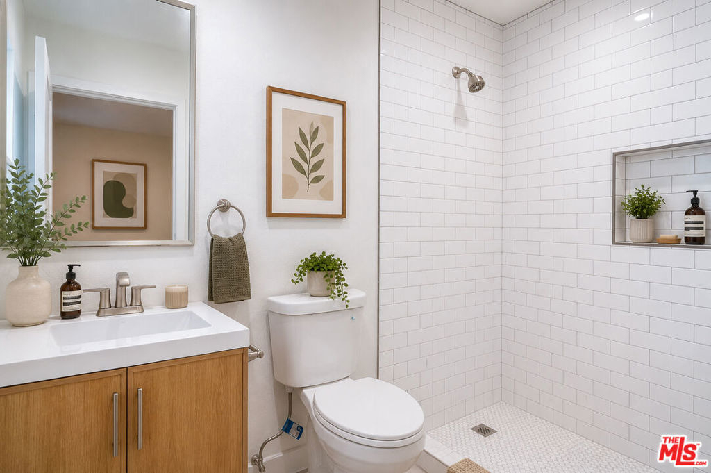 4549 Walnut Avenue - Photo 9