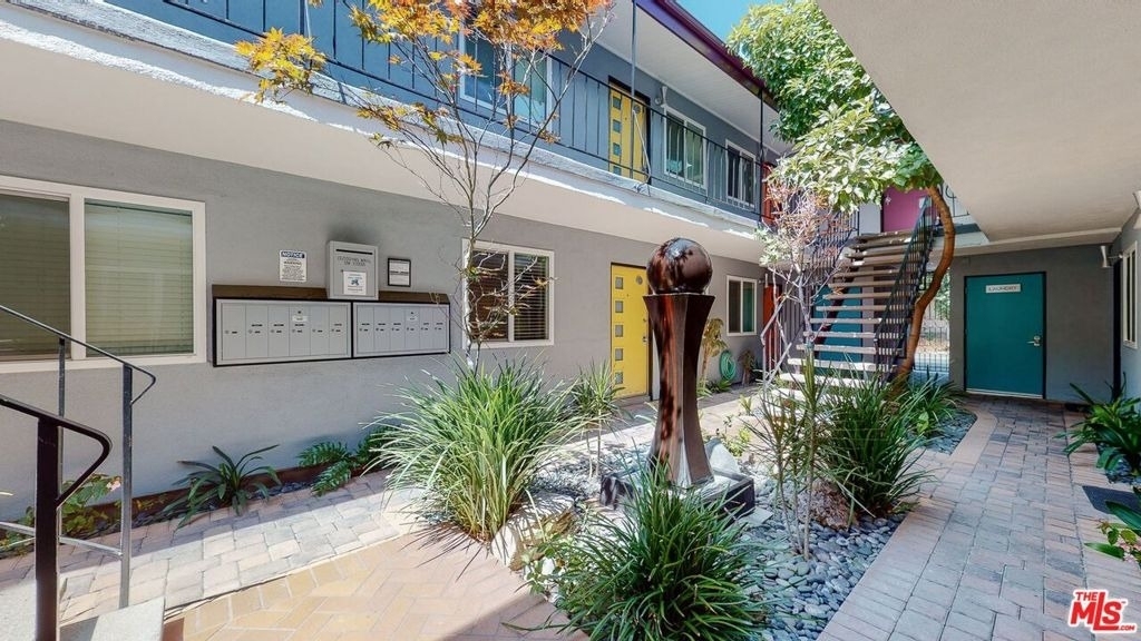 10333 Santa Monica Boulevard - Photo 13