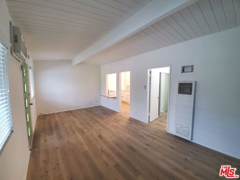 10333 Santa Monica Boulevard - Photo 5