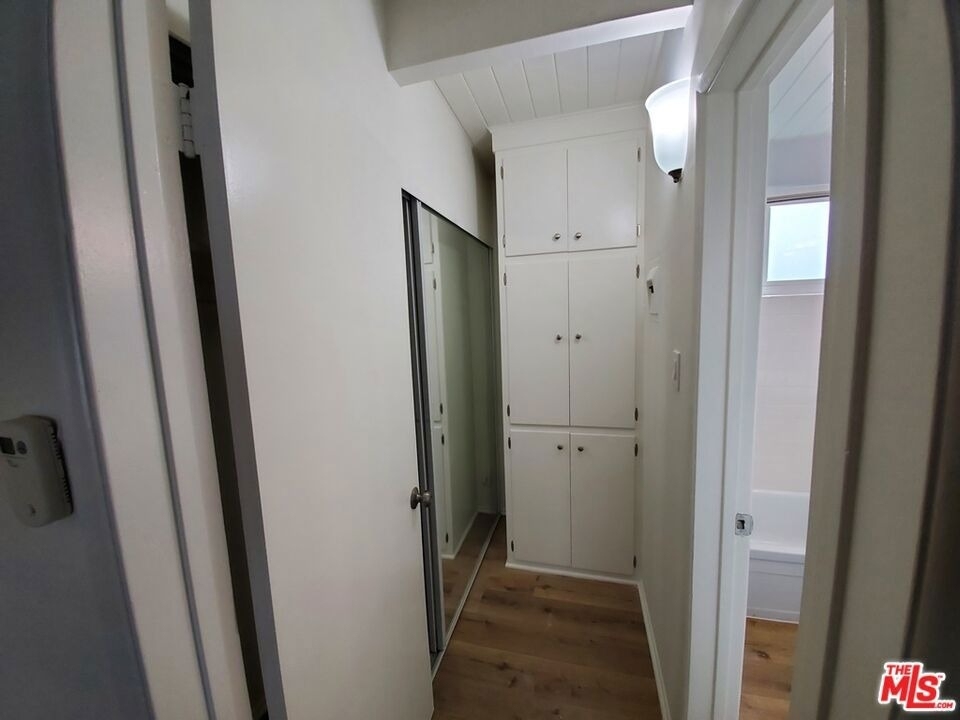 10333 Santa Monica Boulevard - Photo 10