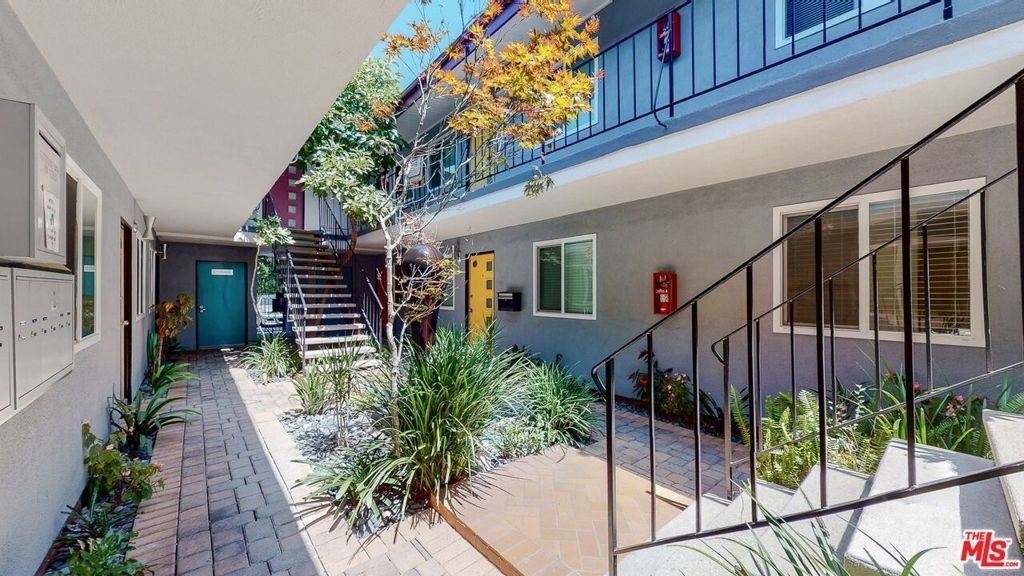 10333 Santa Monica Boulevard - Photo 14