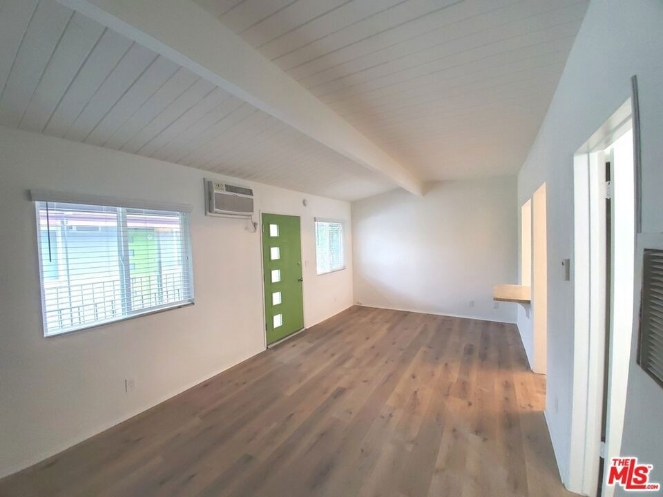 10333 Santa Monica Boulevard - Photo 6