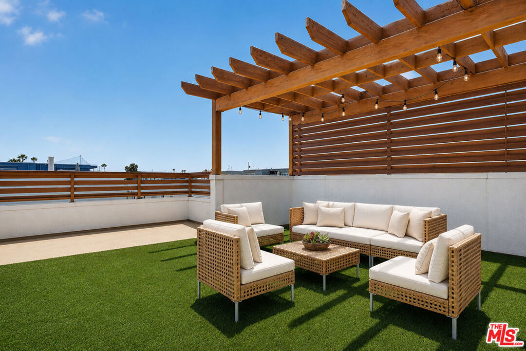 1678 Topanga - Photo 25