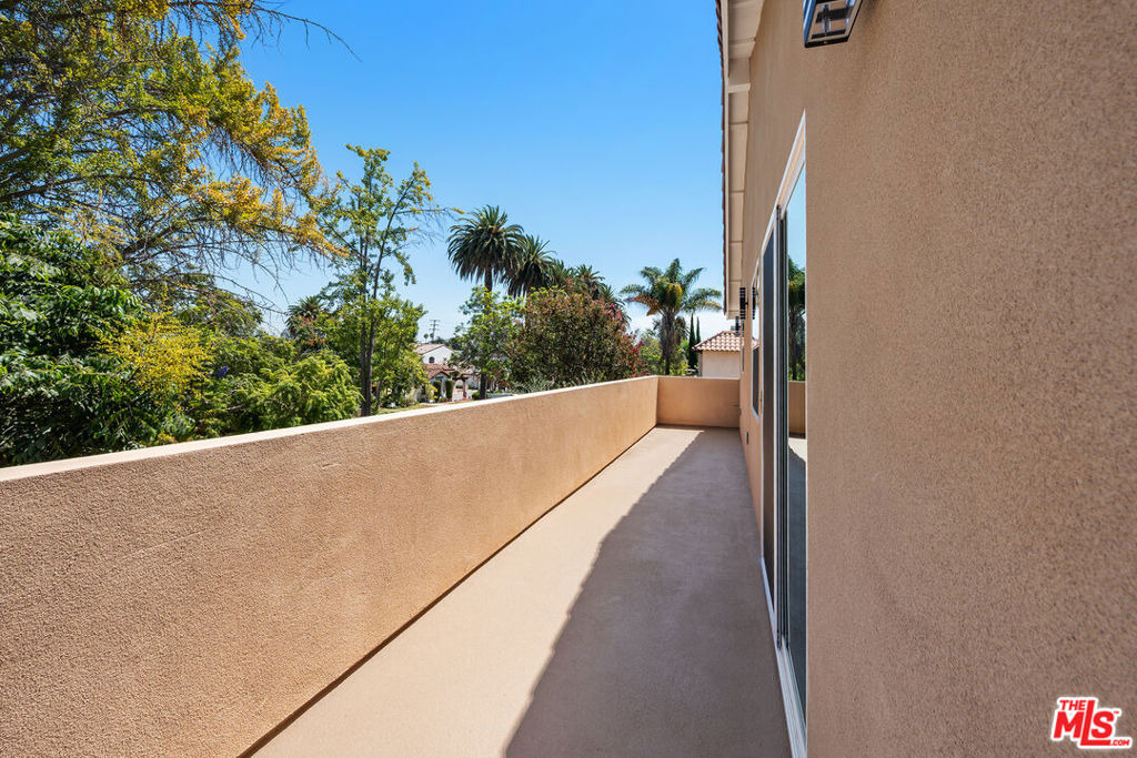 2329 Selby Avenue - Photo 14