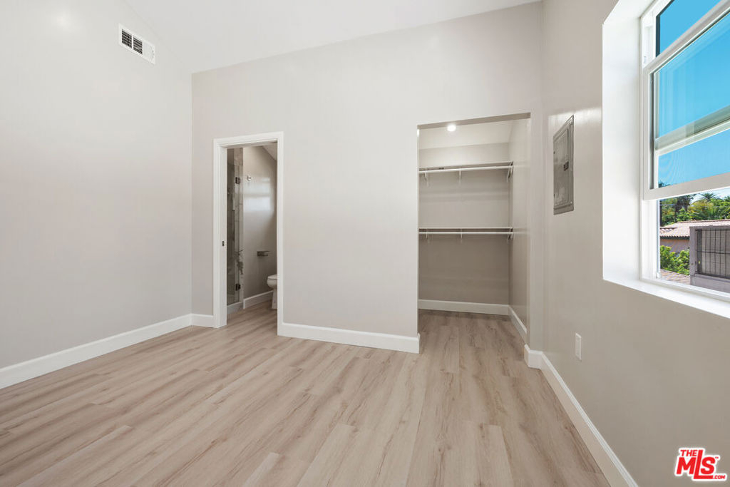 2329 Selby Avenue - Photo 9