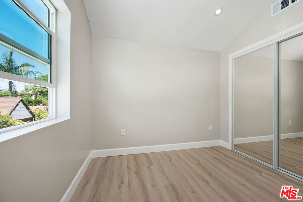 2329 Selby Avenue - Photo 6