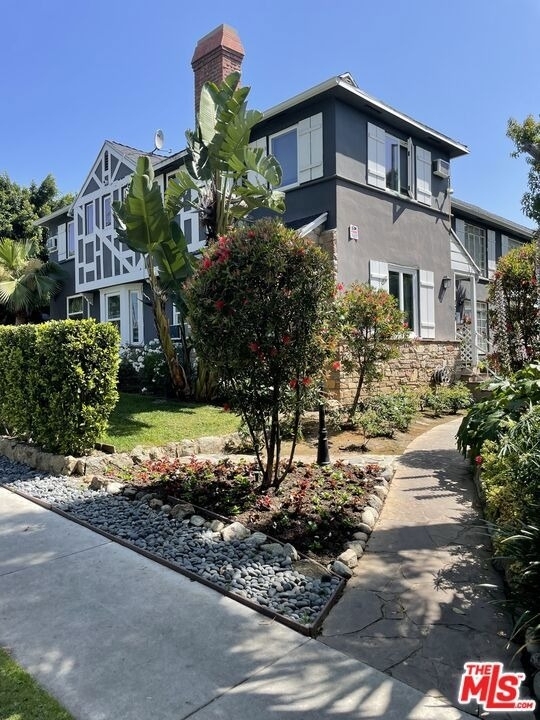 1254 N Orange Grove Avenue - Photo 16
