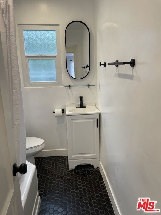 1254 N Orange Grove Avenue - Photo 8