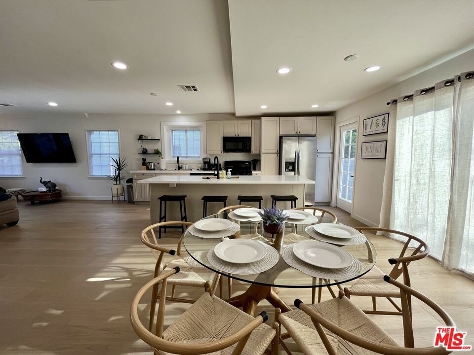 1825 Stearns Drive - Photo 23