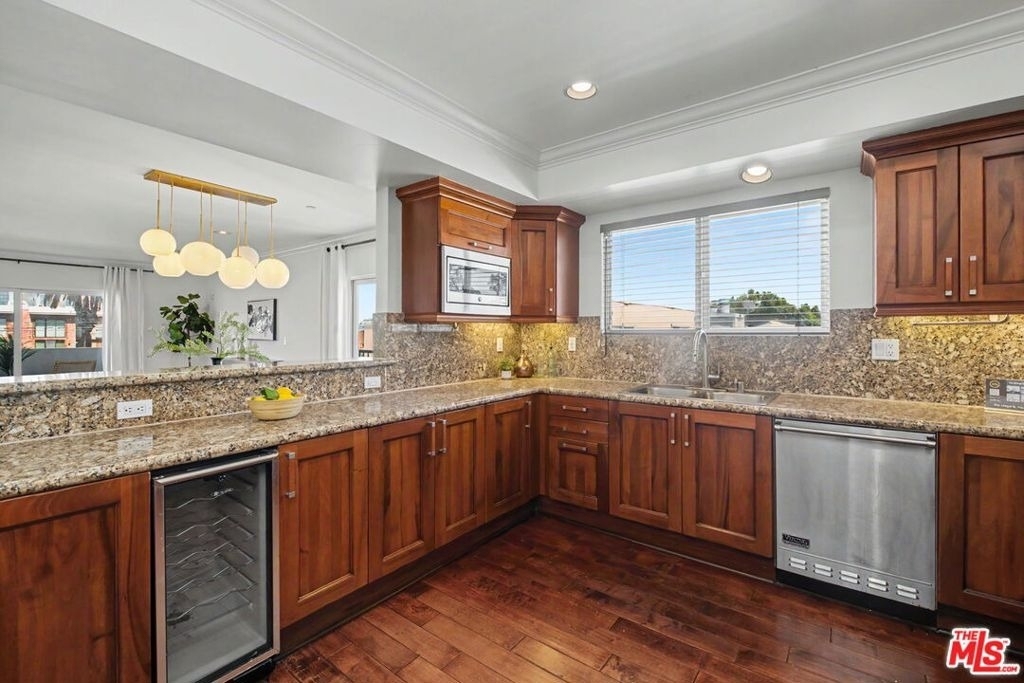 1878 Greenfield Avenue - Photo 12
