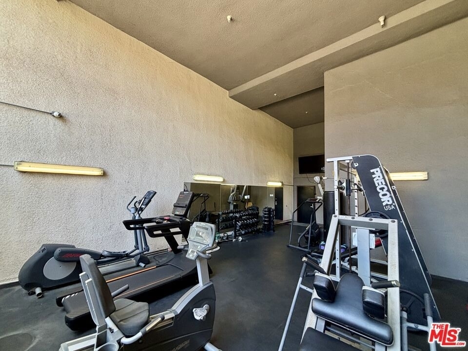 1348 N Sierra Bonita Avenue - Photo 13