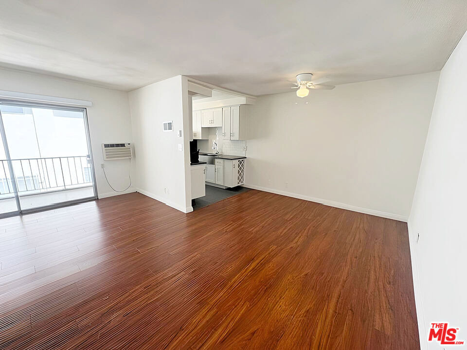 1026 N Genesee Avenue - Photo 2