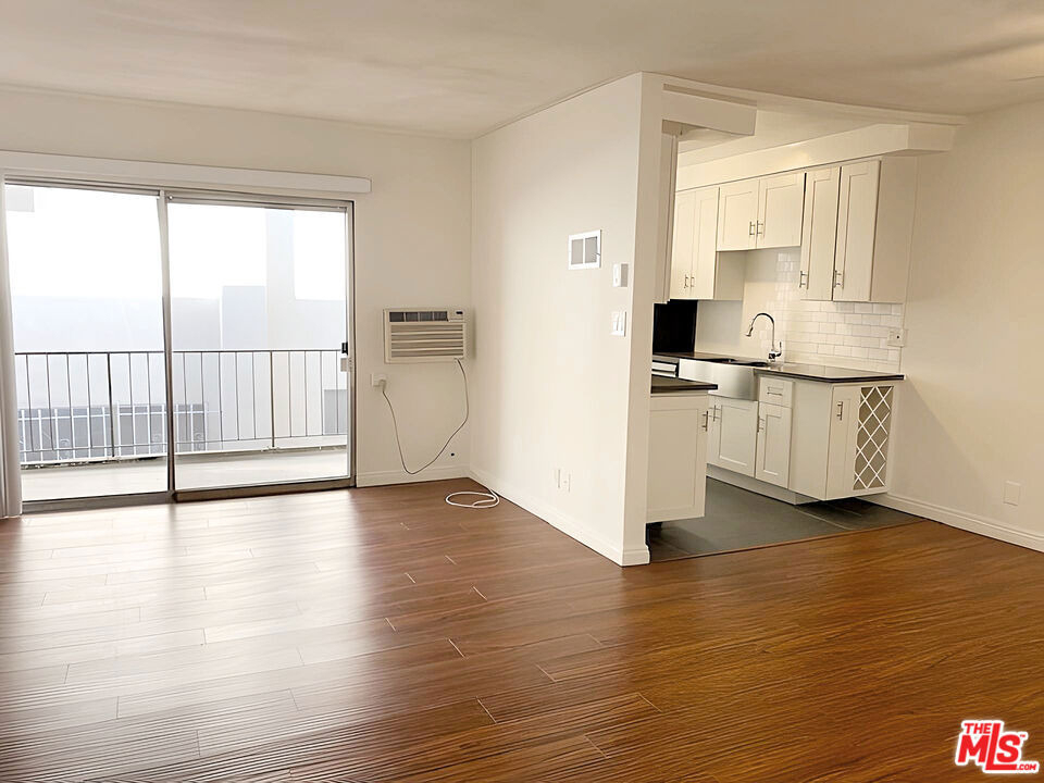 1026 N Genesee Avenue - Photo 0