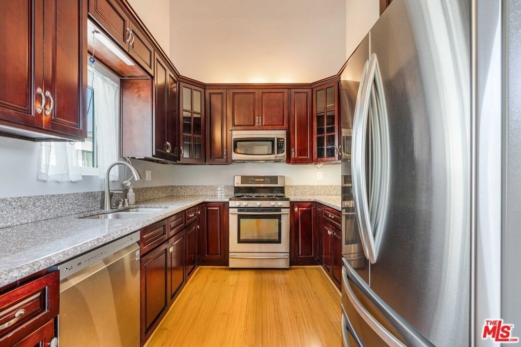3910 Moore Street - Photo 6