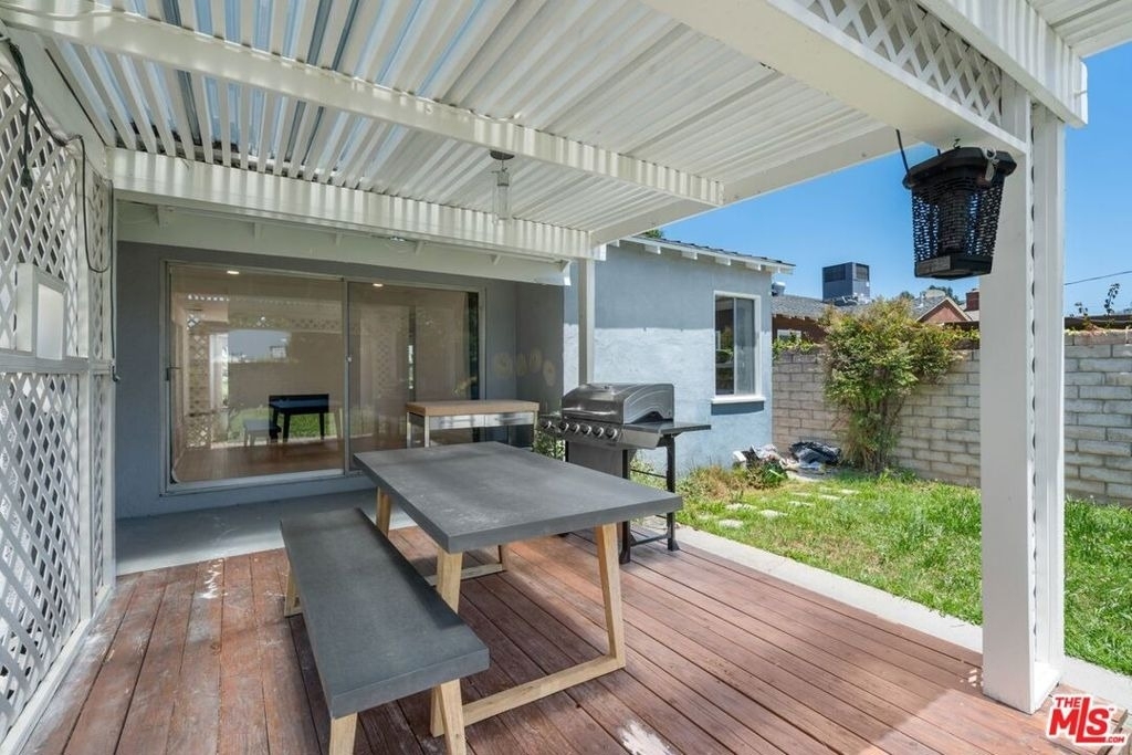 14348 Collins Street - Photo 25