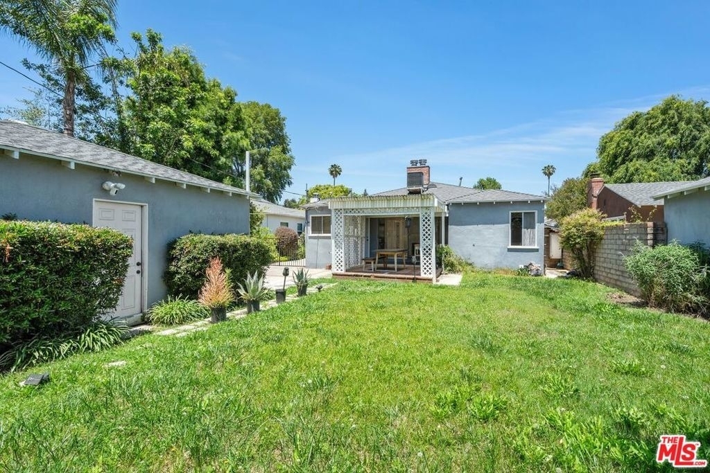 14348 Collins Street - Photo 30