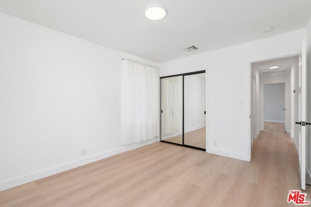 14348 Collins Street - Photo 19