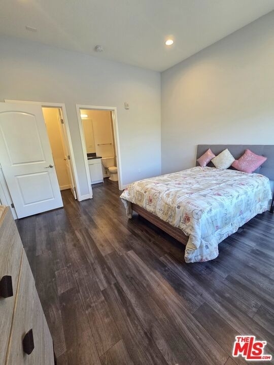 2651 S Hobart Blvd - Photo 8