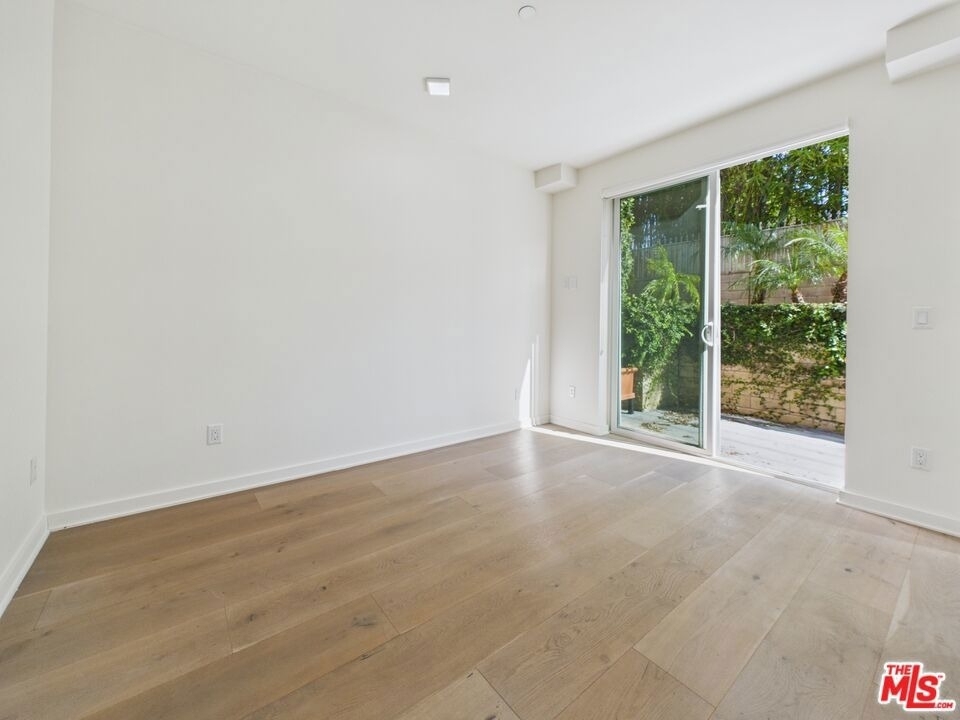 850 Crenshaw Boulevard - Photo 8
