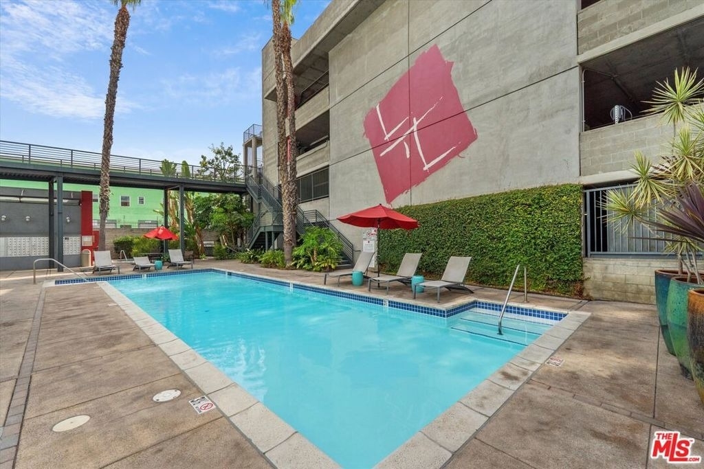 420 S San Pedro Street - Photo 1
