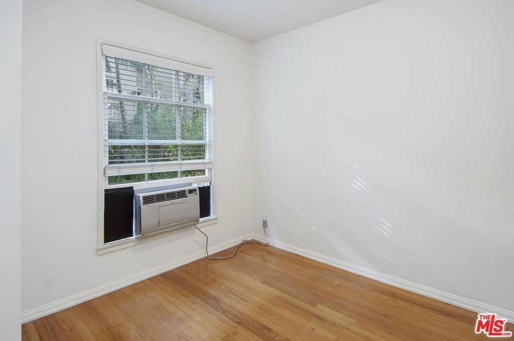 8569 Holloway Drive - Photo 10