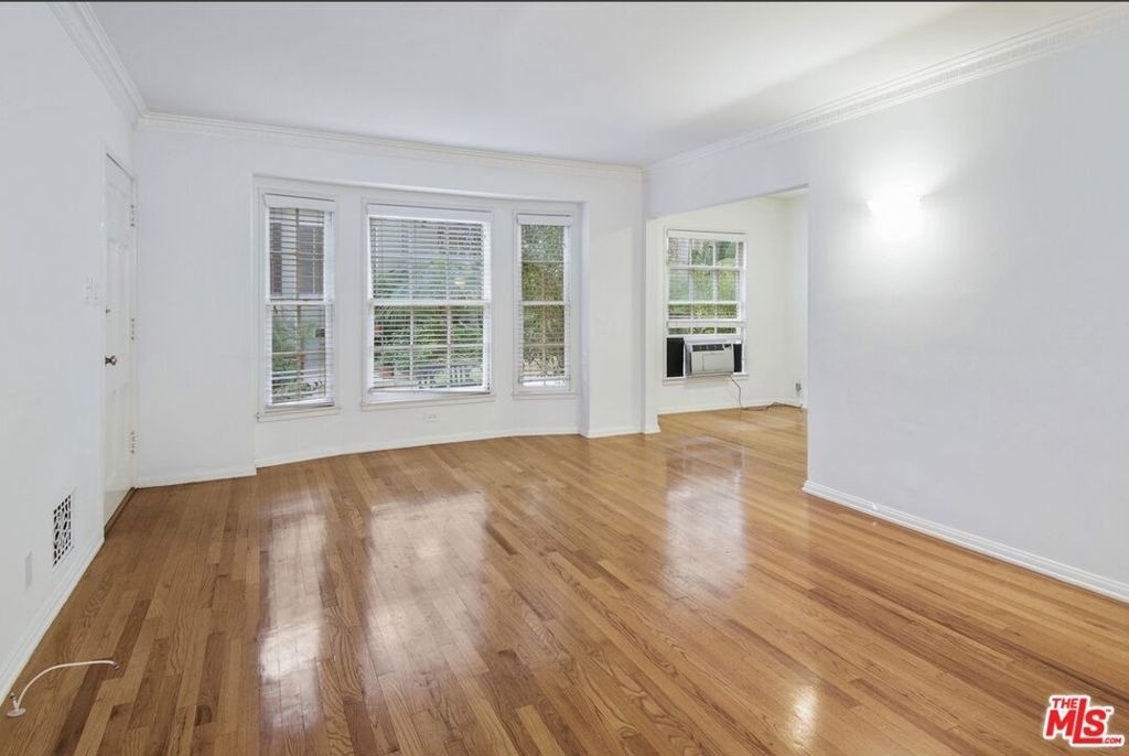 8569 Holloway Drive - Photo 2