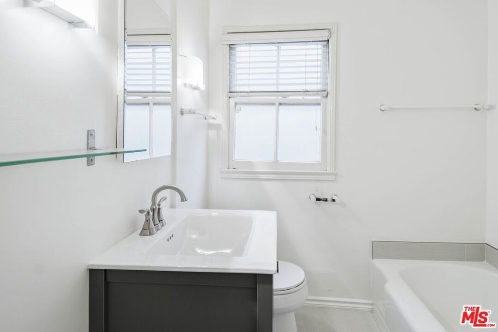 8569 Holloway Drive - Photo 8