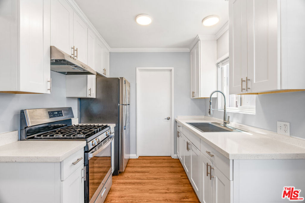 2804 Workman Street - Photo 2