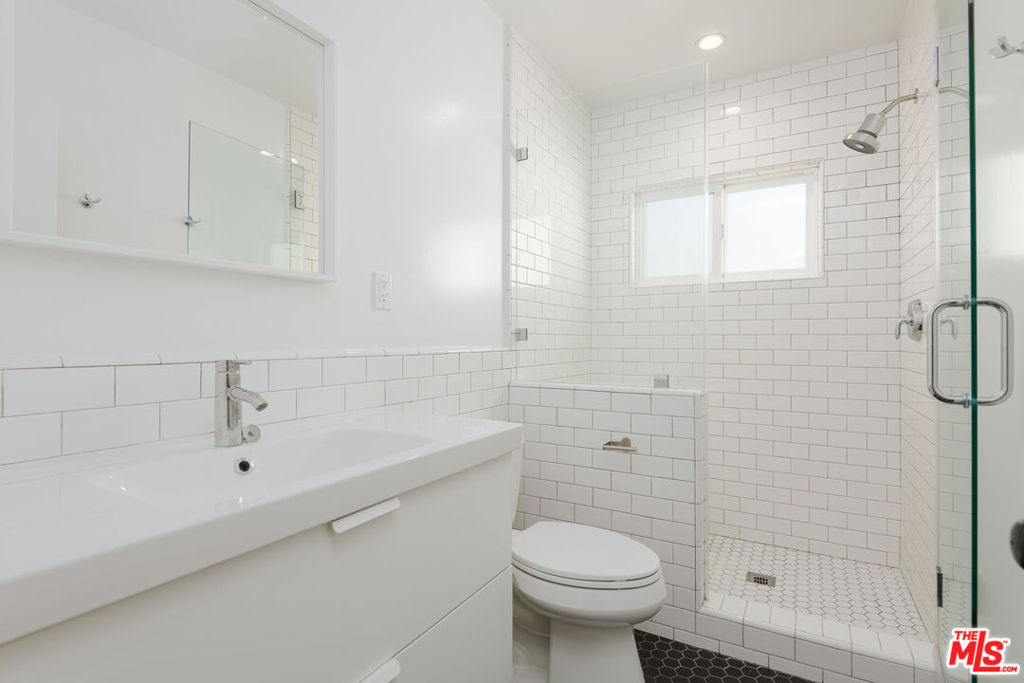 1341 S Burnside Avenue - Photo 5