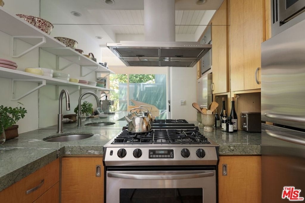 8322 Ridpath Drive - Photo 5