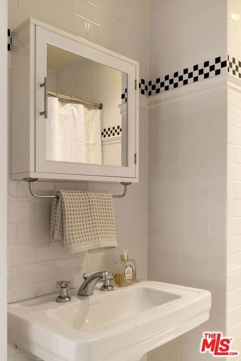 8322 Ridpath Drive - Photo 13