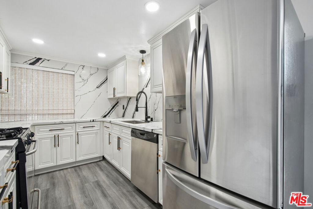 807 N Alfred Street - Photo 6