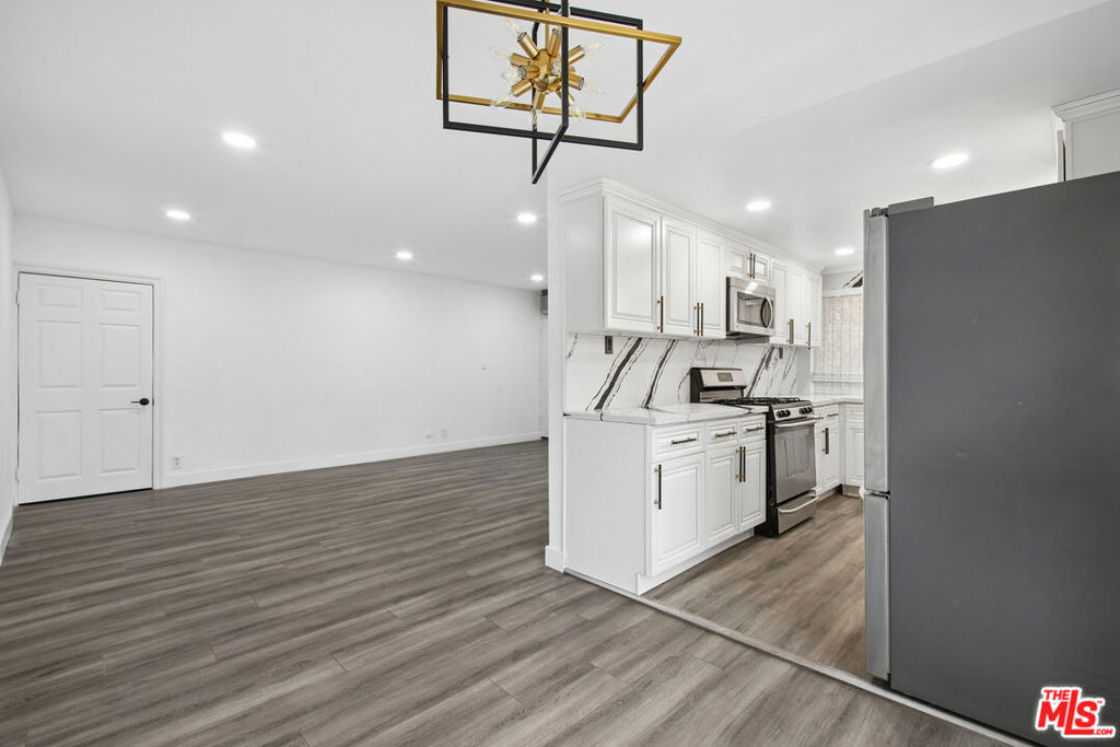 807 N Alfred Street - Photo 3