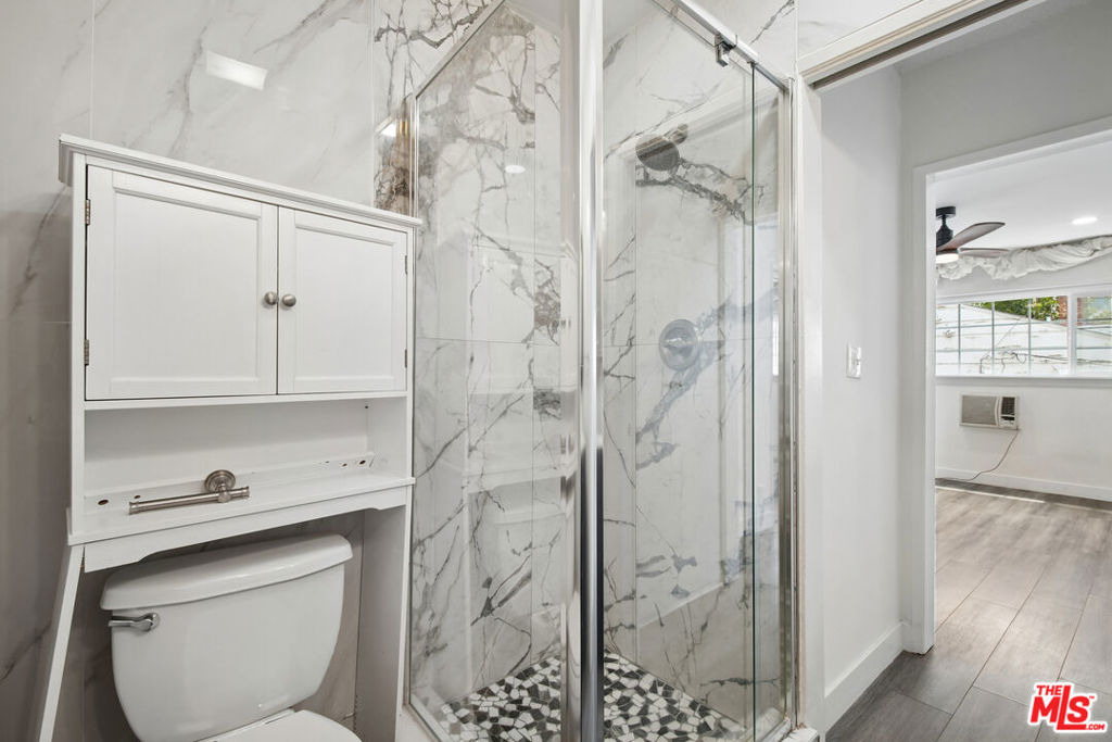 807 N Alfred Street - Photo 16