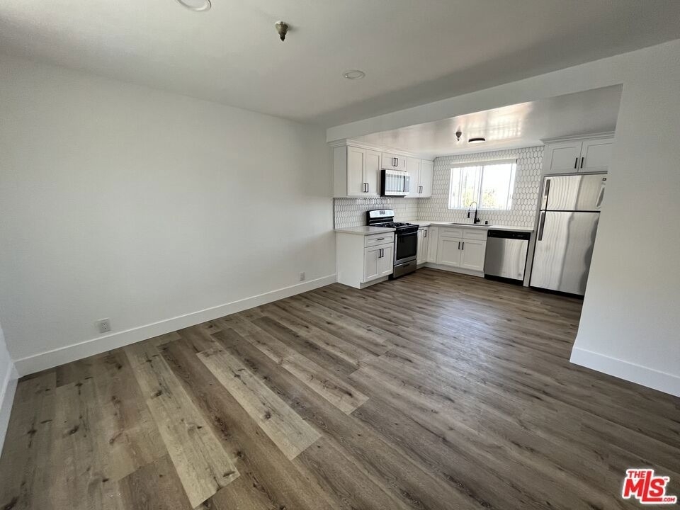 11430 Cedar Avenue - Photo 6